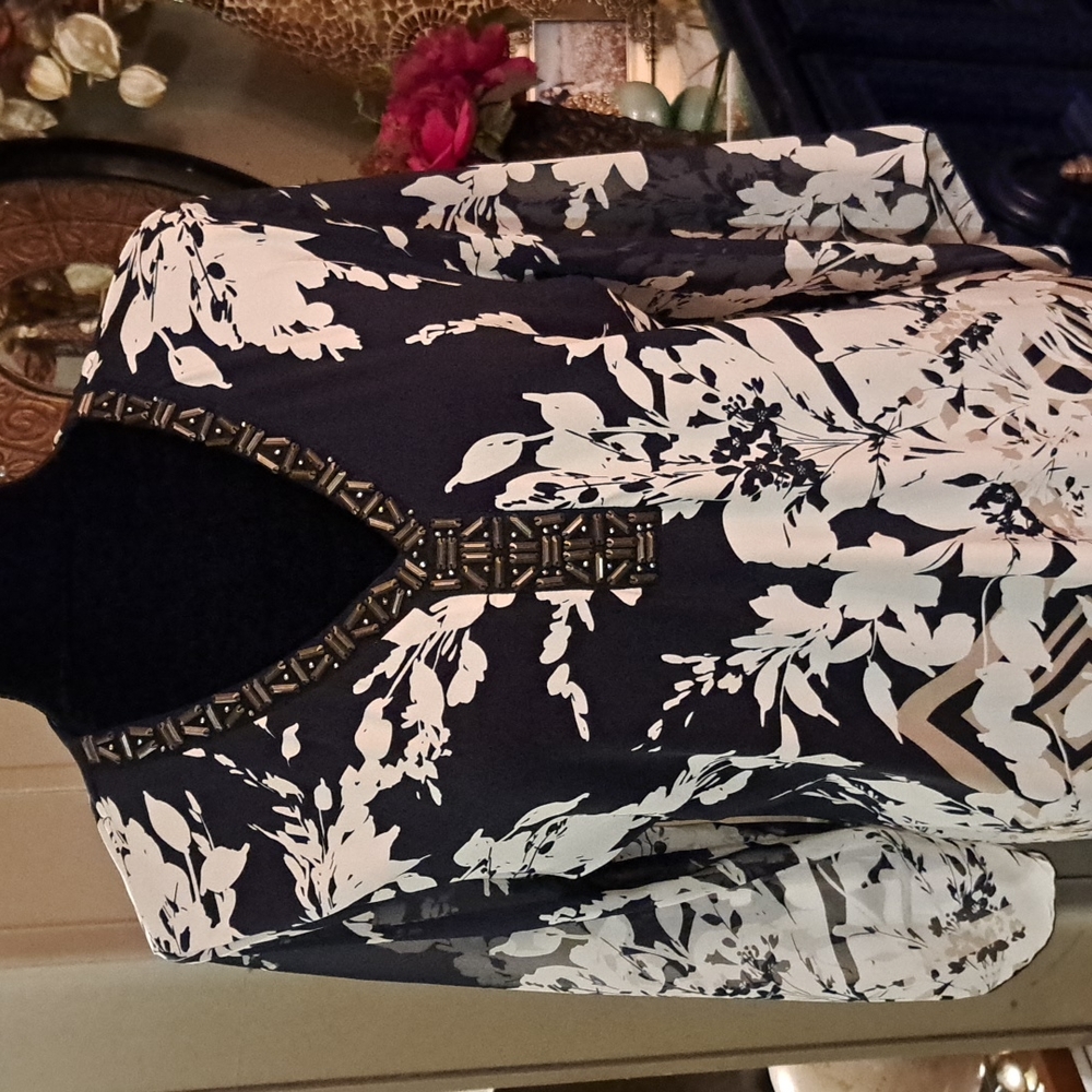 JM Collection blouse. - Picture 2 of 7